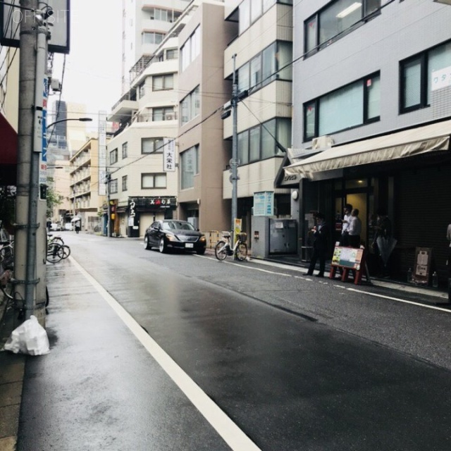 ミノワビル　ビル前面道路
