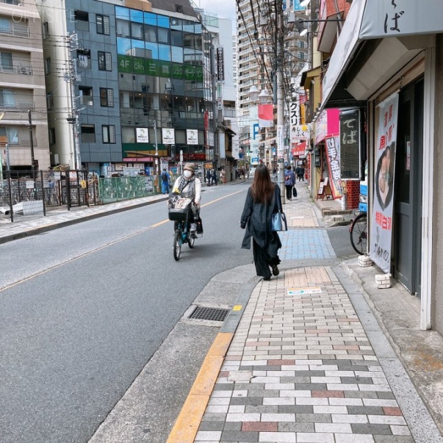 三富士ビル ビル前面道路