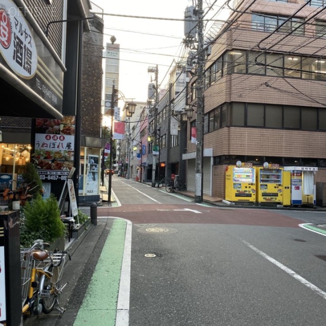 中村ビル ビル前面道路