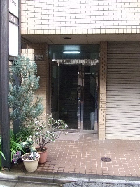 曽根ビル エントランス