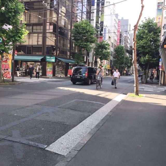 グリーンビル ビル前面道路