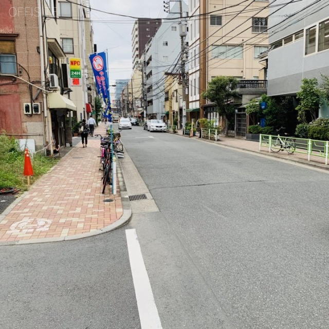 ペガサスミシンビル ビル前面道路