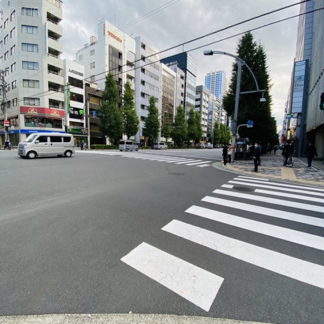 千住ビル6 ビル前面道路