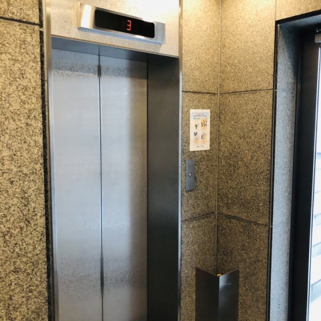 ムラハンビル エレベーター
