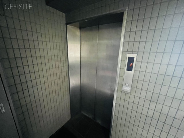 新宿ビル　エントランス