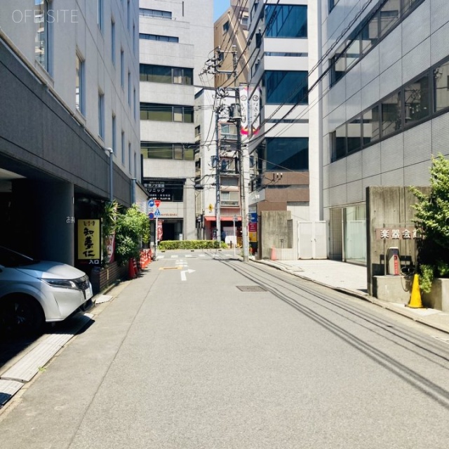 楽器会館 ビル前面道路