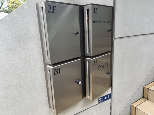 南青山泉ビル　エントランス