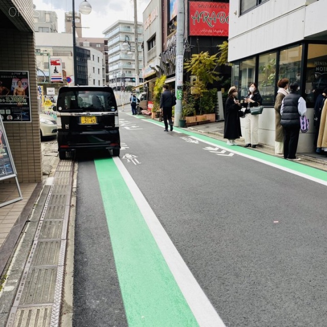 SK代々木ビル ビル前面道路