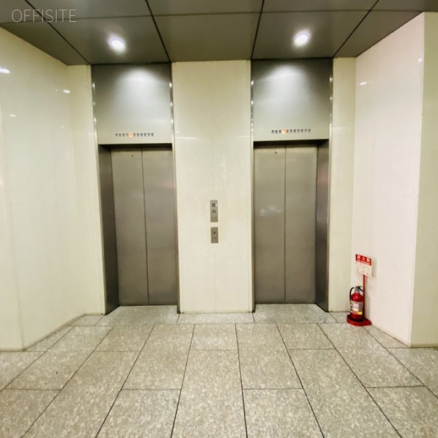 冨山房ビル エレベーター