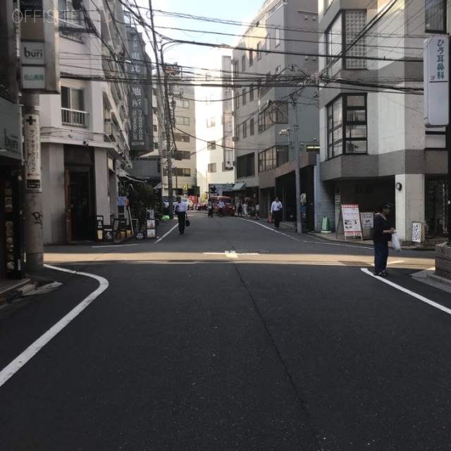 サンライズビル ビル前面道路