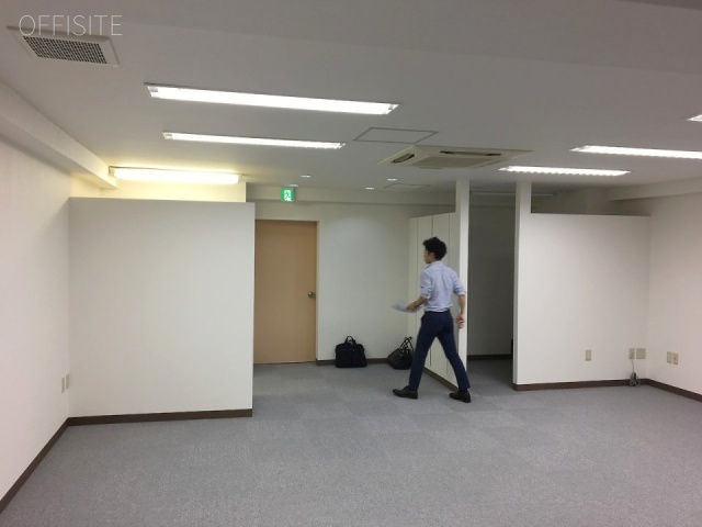 カナディアンビル 室内