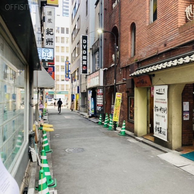 西口栄ビル ビル前面道路