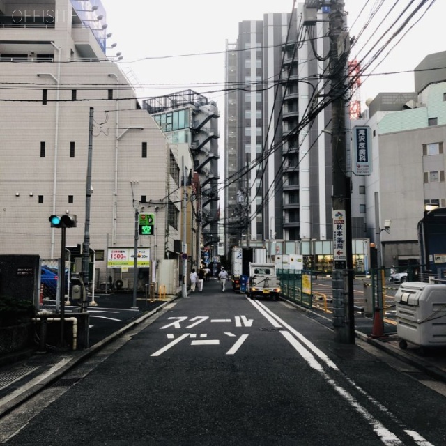 横浜エム・エスビル ビル前面道路