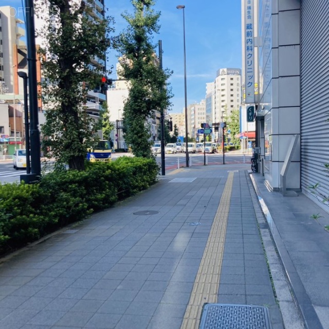 オザワビル ビル前面道路 歩道