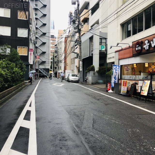 江口ビル別館 ビル前面道路