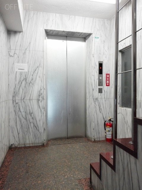 東和錦町ビル エレベーター