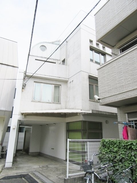 EIGHTEEN北青山 外観