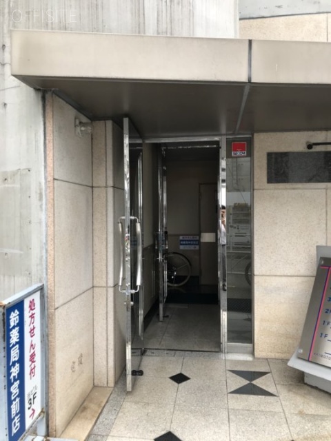 MF神宮前 エントランス