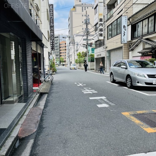 ヤマダビル 前面道路