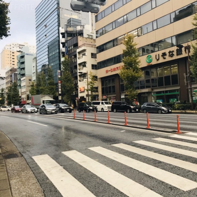 目黒センタービル ビル前面道路