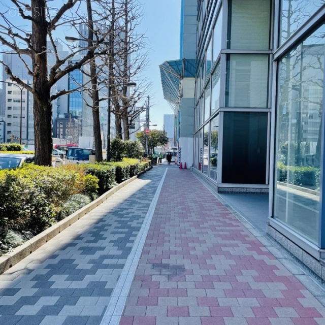 HSBCビル 前面歩道