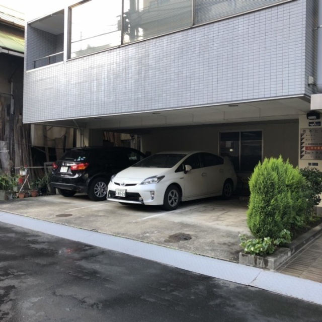 橋本ビル 駐車場