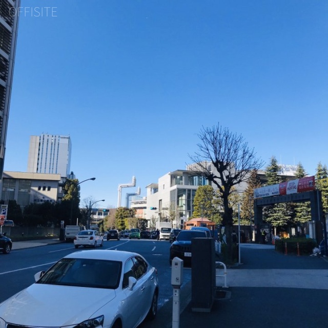 青山NAビル 前面歩道