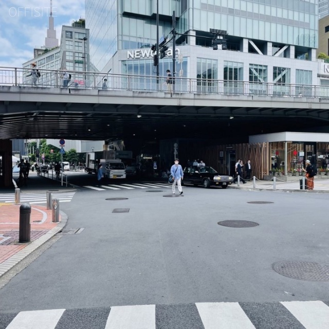 さんらくビル ビル前面道路