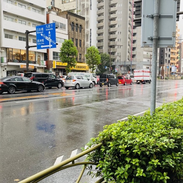 EXE日本橋 ビル前面道路