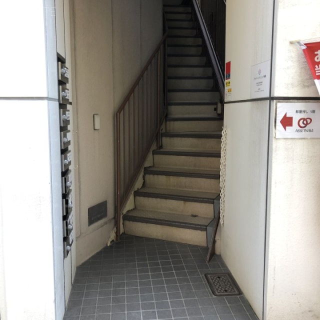 新橋アオヤギビル エントランス