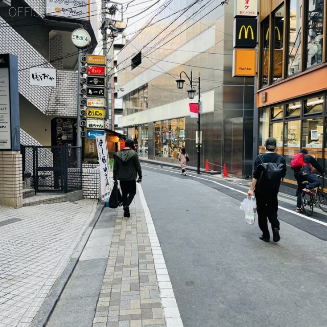 スカイエビスビル ビル前面道路