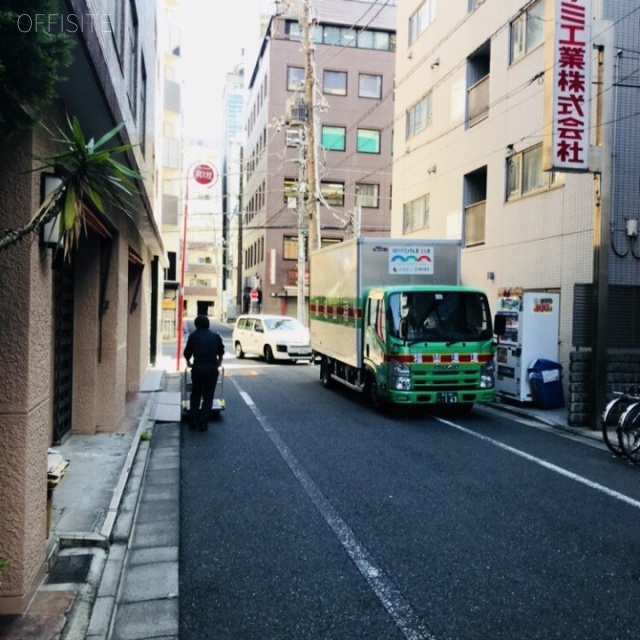 津久井21ビル ビル前面道路