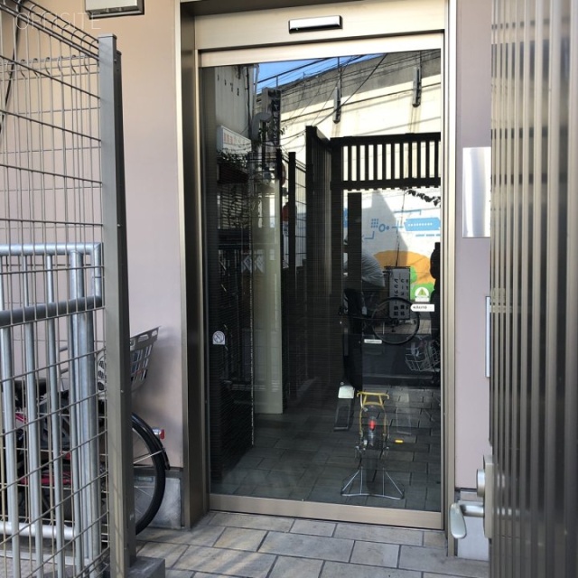 蕃ビル エントランス