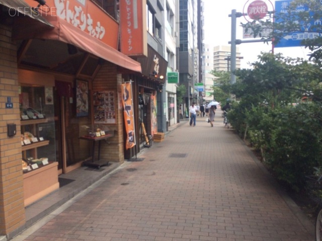 伊東ビル ビル前面道路