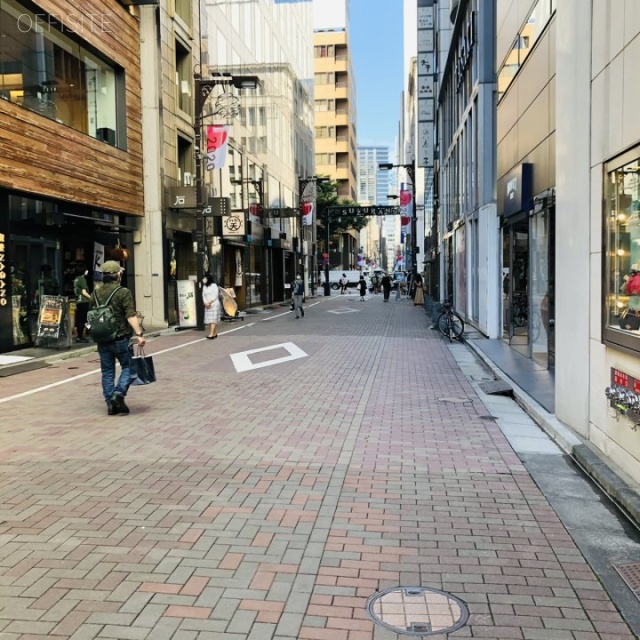 銀座フォトグビル ビル前面道路