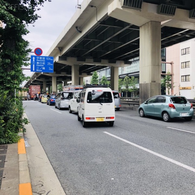 フジカワビル 前面大通りは昭和通り