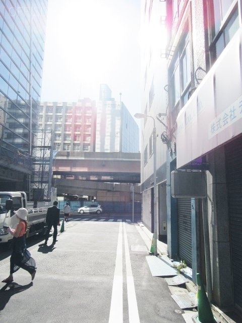上野商睦ビル ビル前面道路