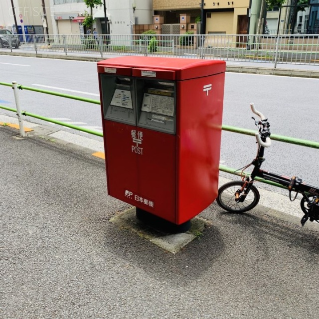ユーマックスビル 目の前にポストあり