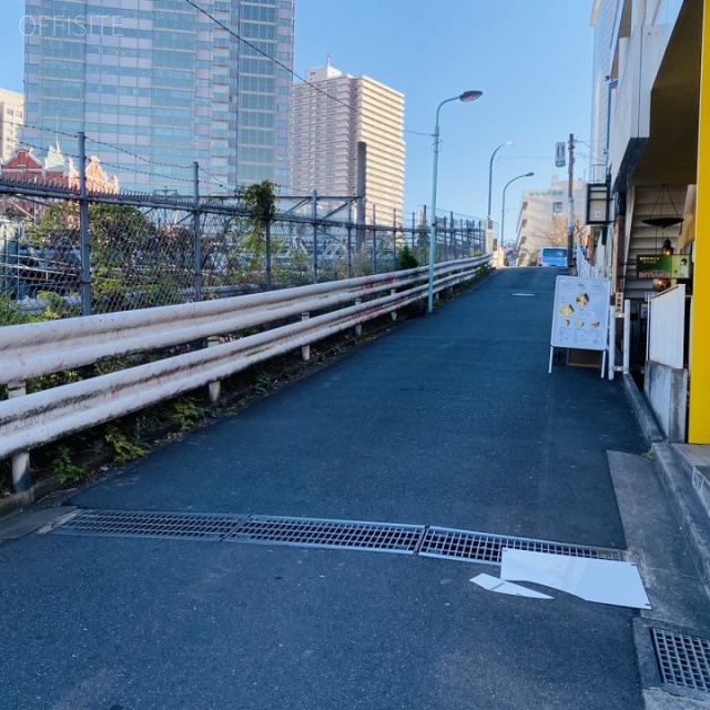 ABC亜米利加橋ビル ビル前面道路