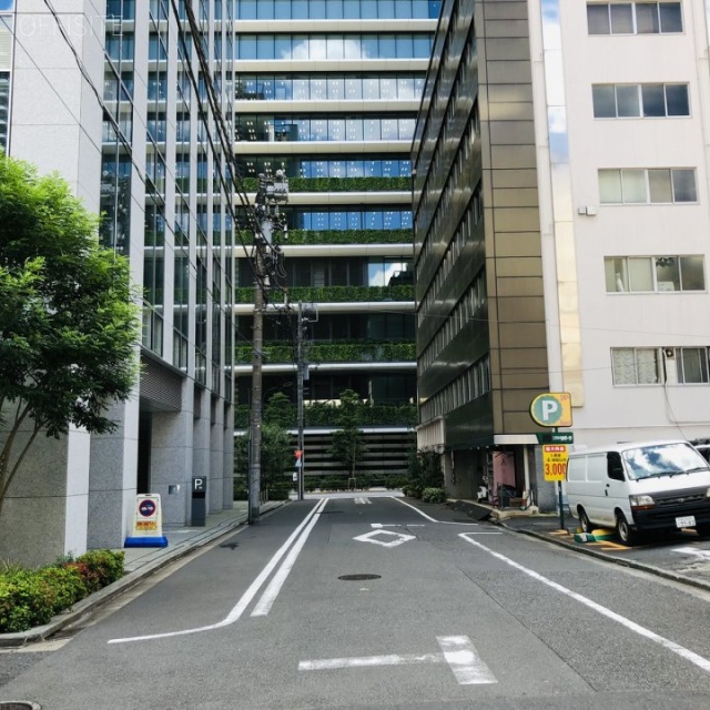 森谷ビル ビル前面道路