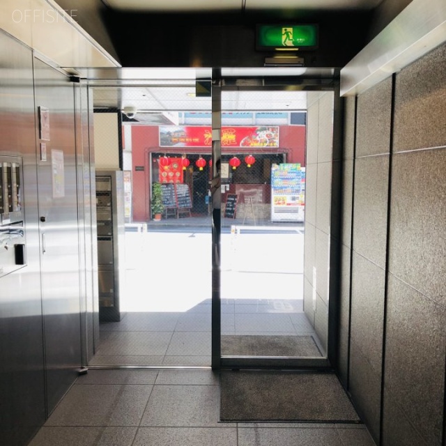 エスト新宿ビル エントランス