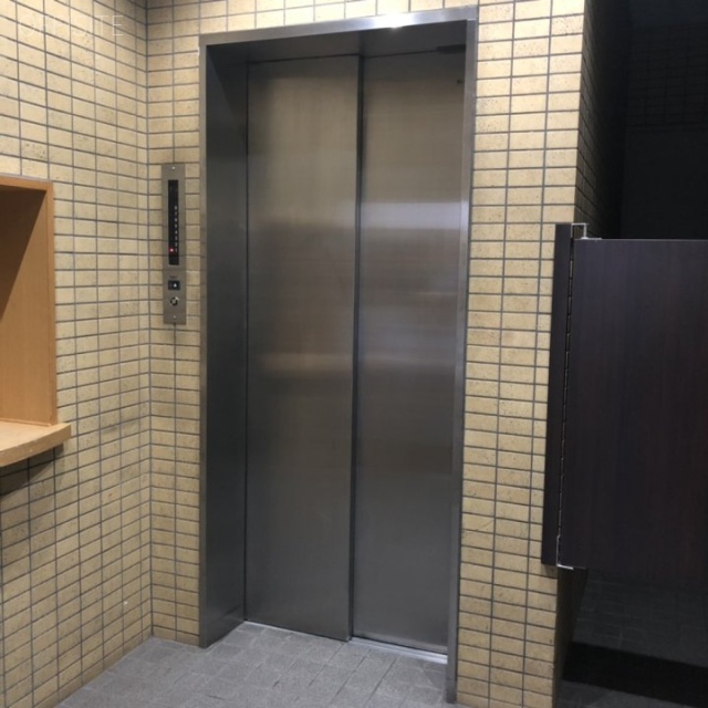 乾ビル エレベーター