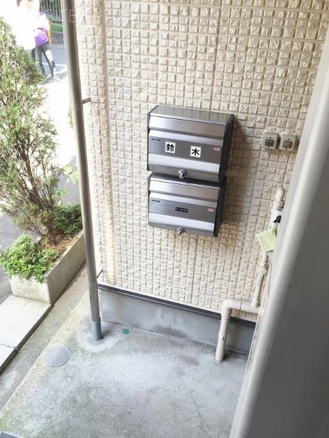 鈴木ビル 郵便受け