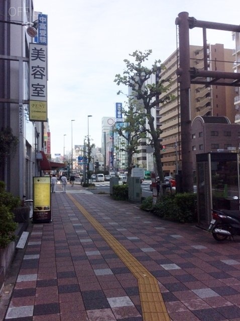 サガノビル ビル前面道路