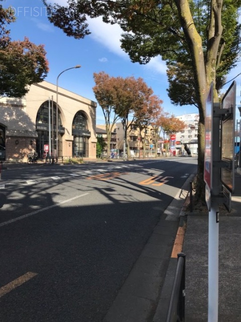 PLAZA20 ビル前面道路