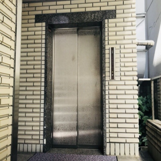 DROP IN 代官山 エレベーター