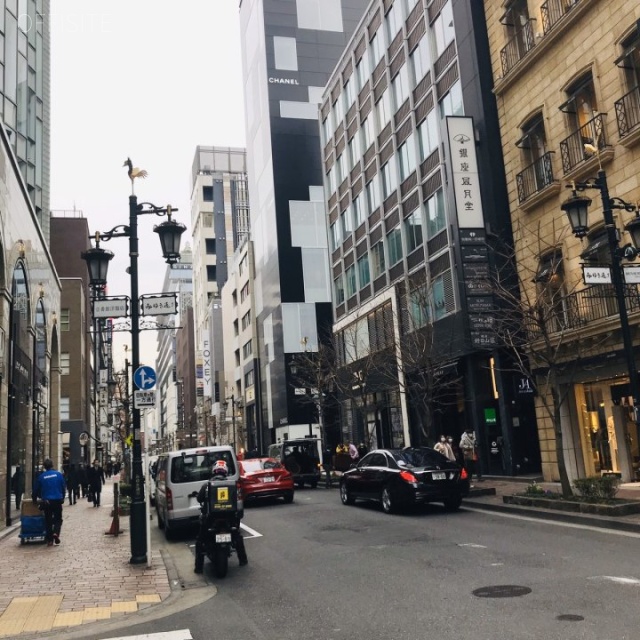 鈴木ビル ビル前面道路