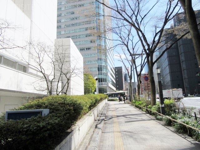 京王プラザホテル南館 周辺