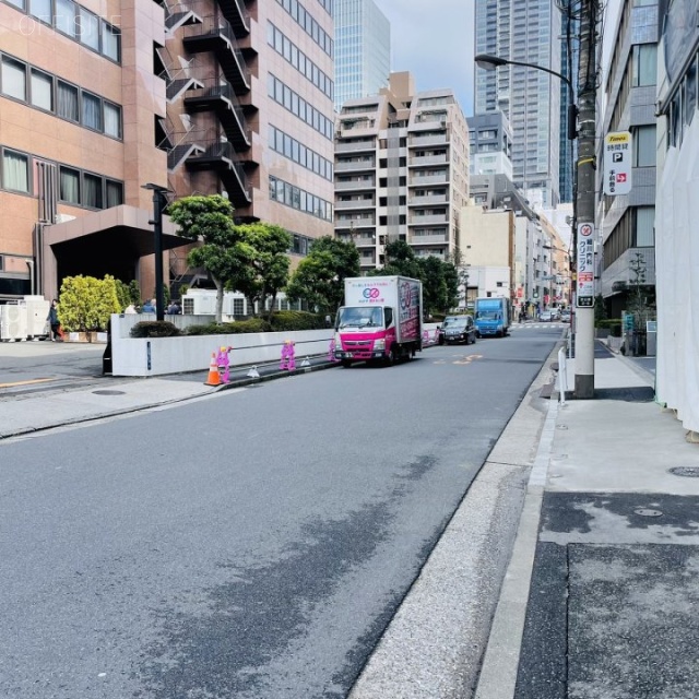 芝ロイヤービル 前面道路