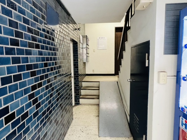 第1松井ビル エントランス